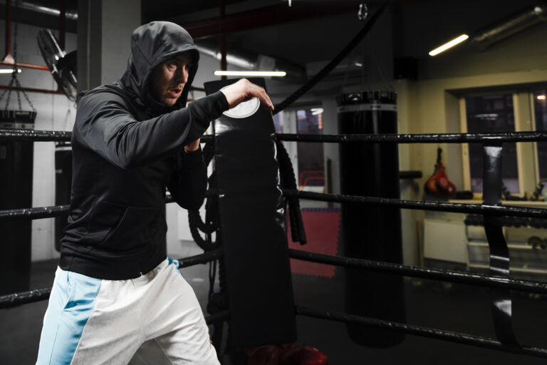 Isac Schwarzbaum - Meister mehrerer Disziplinen: Taekwondo, Boxen und Leichtathletik