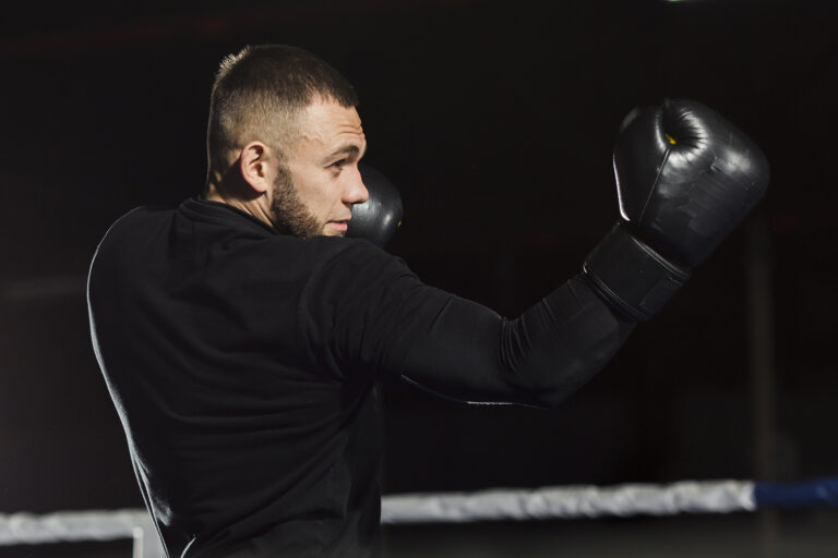 Boxen wie Isac Schwarzbaum: Warum Technik und Köpfchen mehr zählen als bloße Kraft